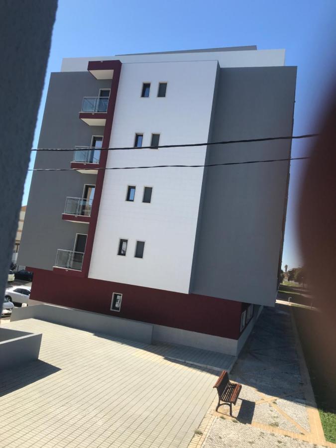 מונטיז'ו Modern Twin Room With A Balcony מראה חיצוני תמונה