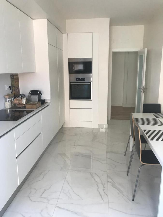 מונטיז'ו Modern Twin Room With A Balcony מראה חיצוני תמונה