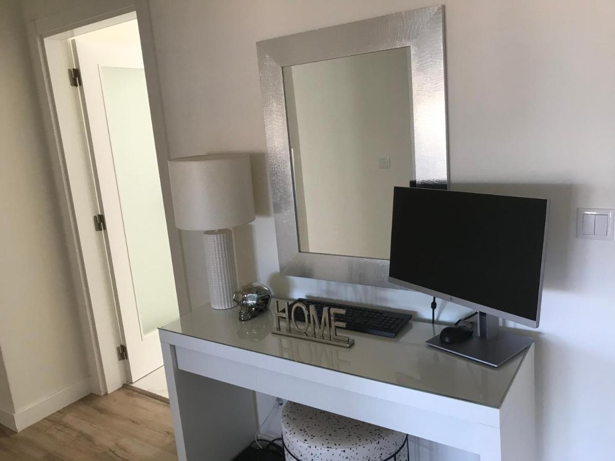 מונטיז'ו Modern Twin Room With A Balcony מראה חיצוני תמונה