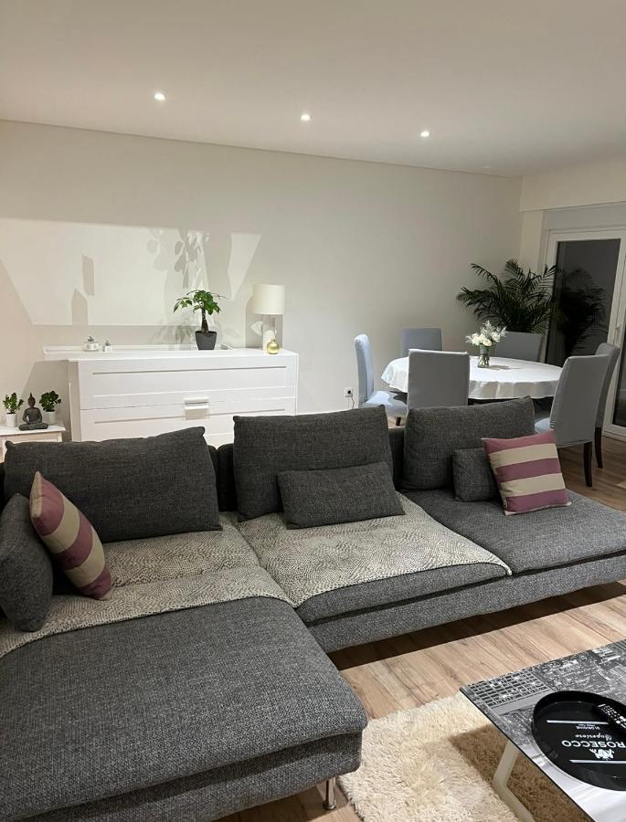 מונטיז'ו Modern Twin Room With A Balcony מראה חיצוני תמונה