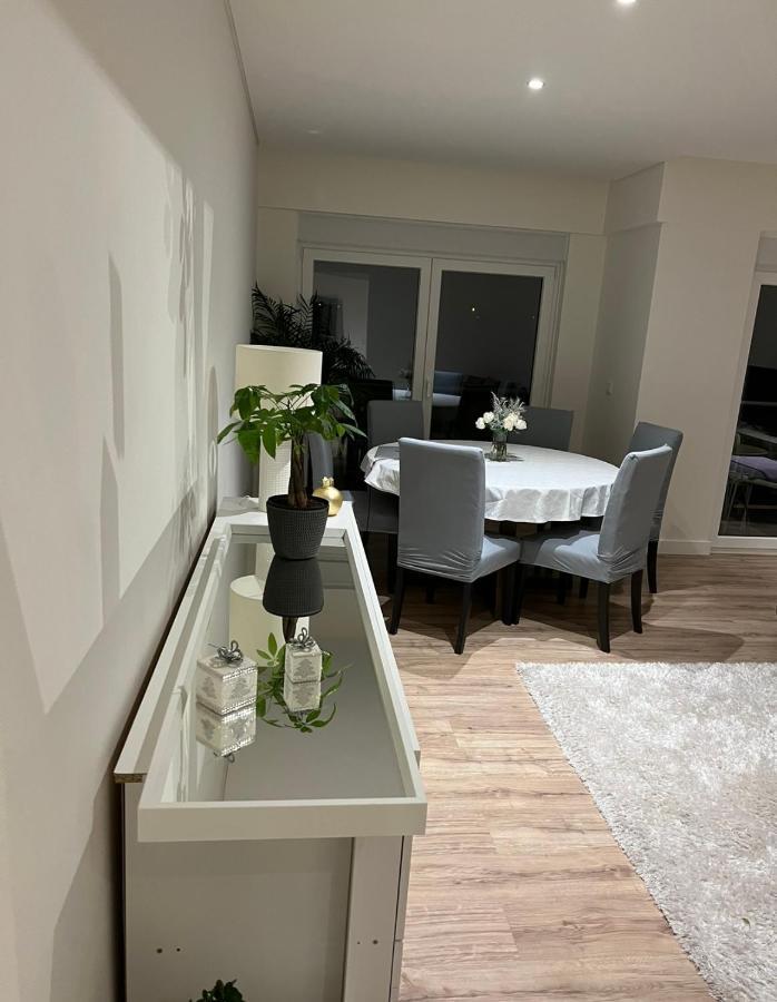 מונטיז'ו Modern Twin Room With A Balcony מראה חיצוני תמונה