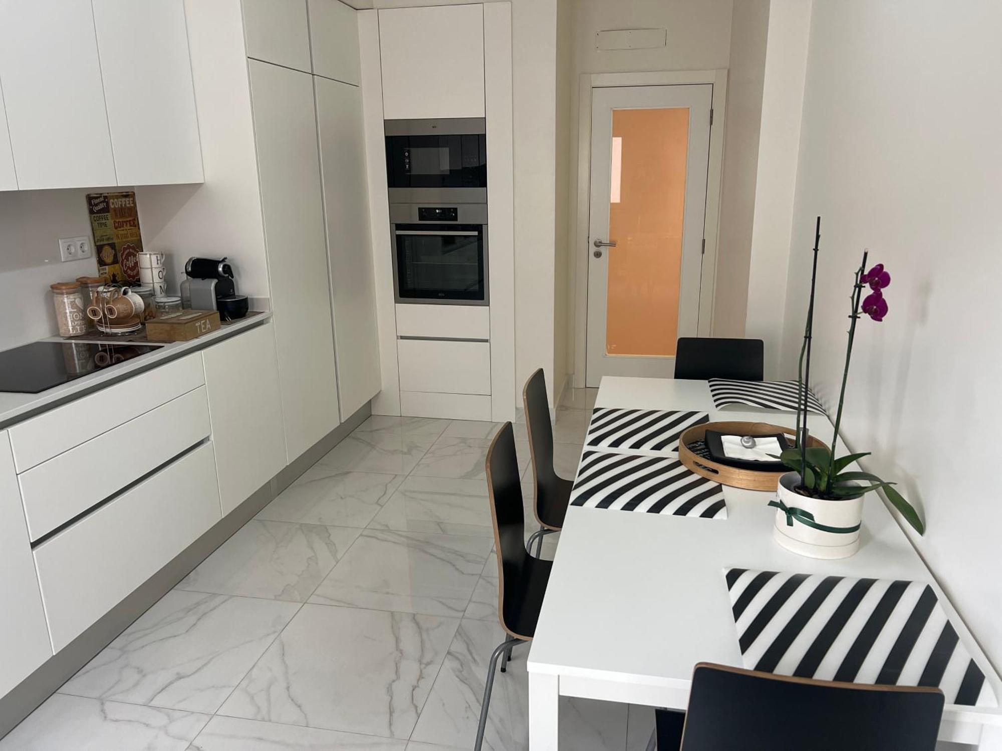 מונטיז'ו Modern Twin Room With A Balcony מראה חיצוני תמונה