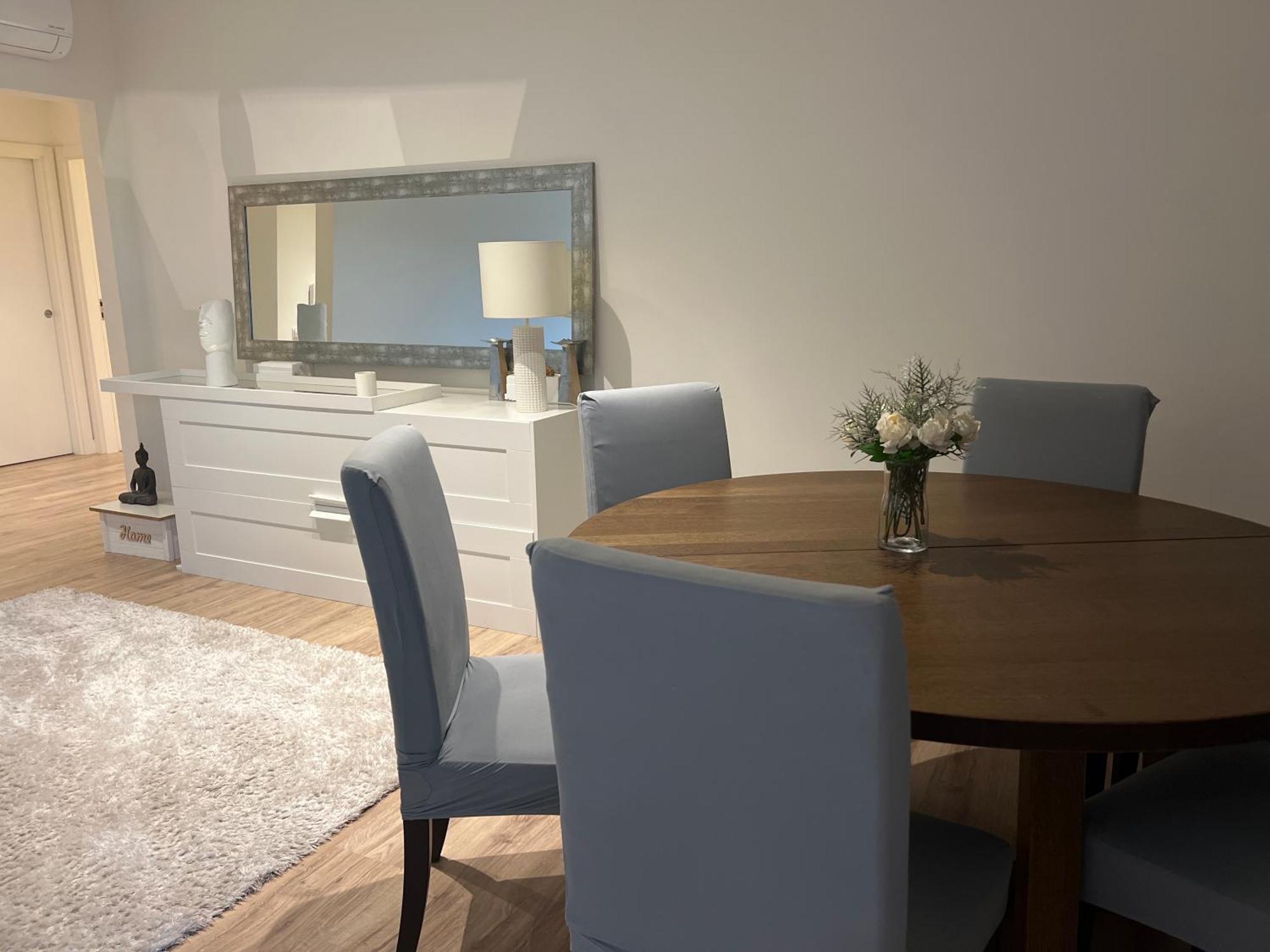 מונטיז'ו Modern Twin Room With A Balcony מראה חיצוני תמונה